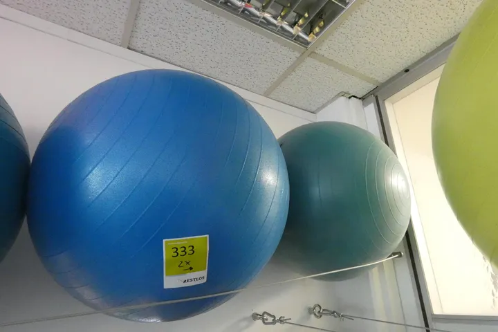 2x Gymnastikball, blau, grün